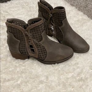 Very G Booties!